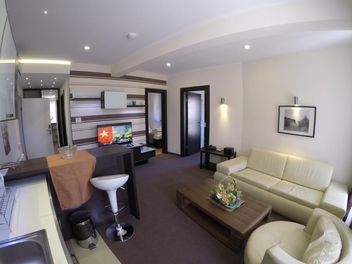 Apartments M Palace Будва Стая снимка